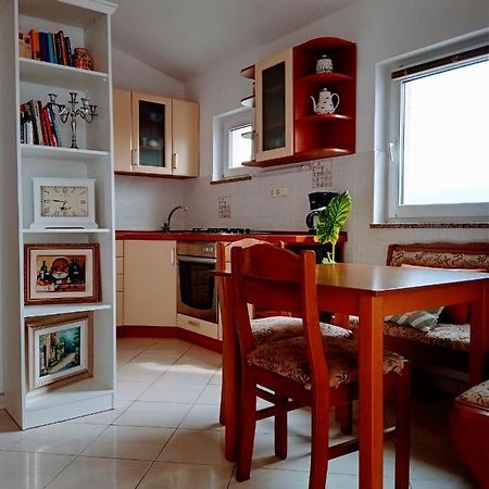 Apartmani Nikolina Ražanac Buitenkant foto