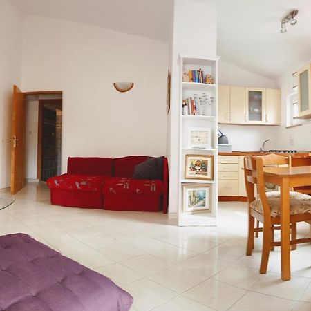 Apartmani Nikolina Ražanac Buitenkant foto