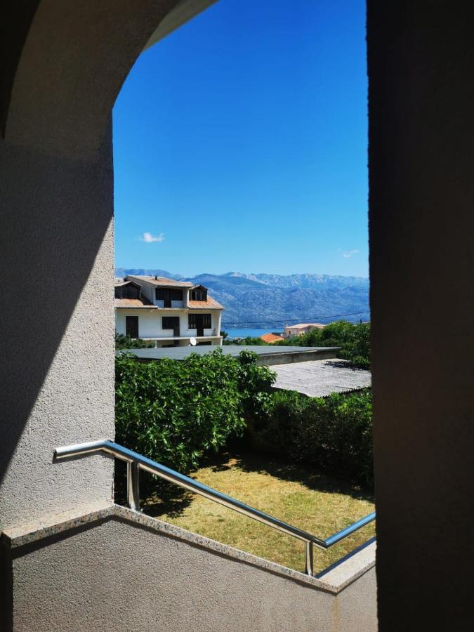 Apartmani Nikolina Ražanac Buitenkant foto