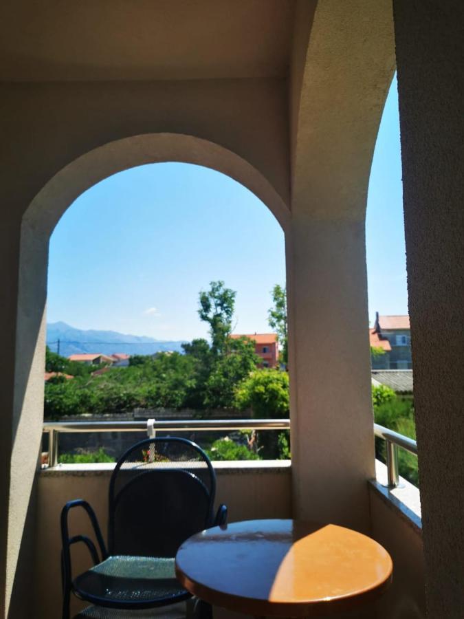 Apartmani Nikolina Ražanac Buitenkant foto