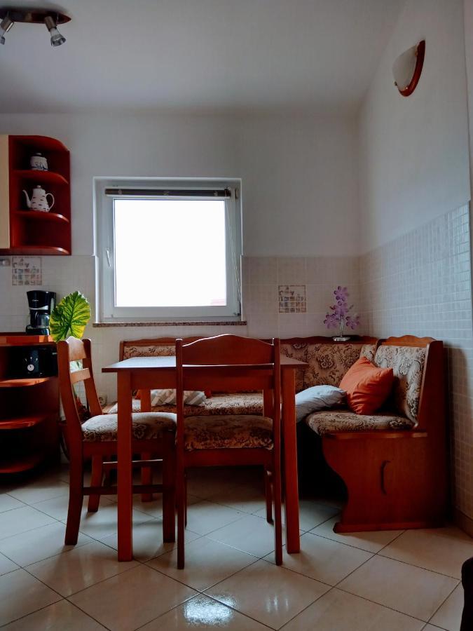 Apartmani Nikolina Ražanac Buitenkant foto