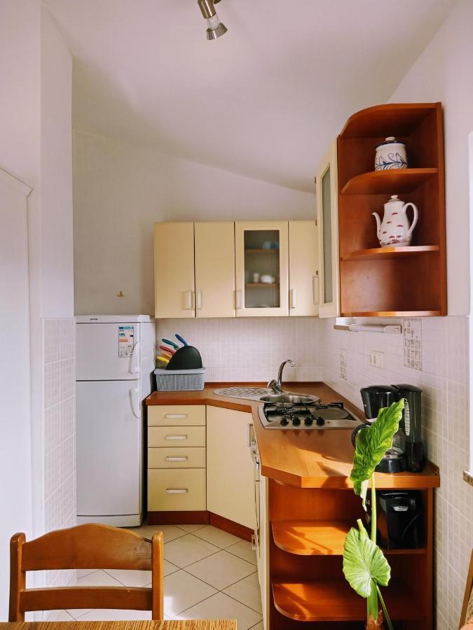 Apartmani Nikolina Ražanac Buitenkant foto