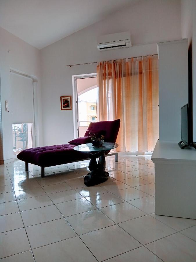 Apartmani Nikolina Ražanac Buitenkant foto
